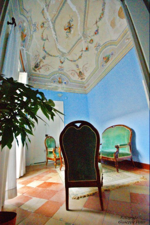 Suite,247021981:JPEG